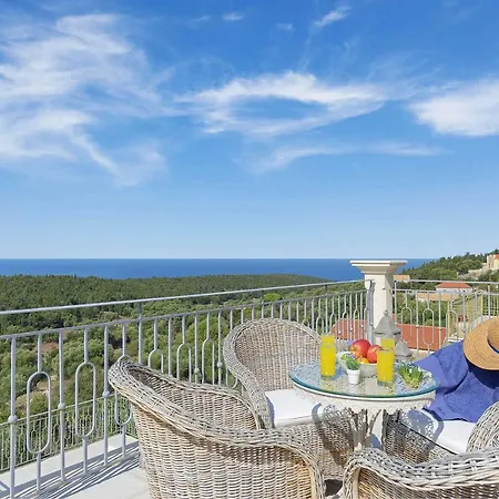 Villa Persephone Antipata (Erisos)
